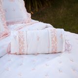 Rolo Decorativo Bordado 600 fios Rivieri Branco Vilela Enxovais 2 peças Vilela Enxovais