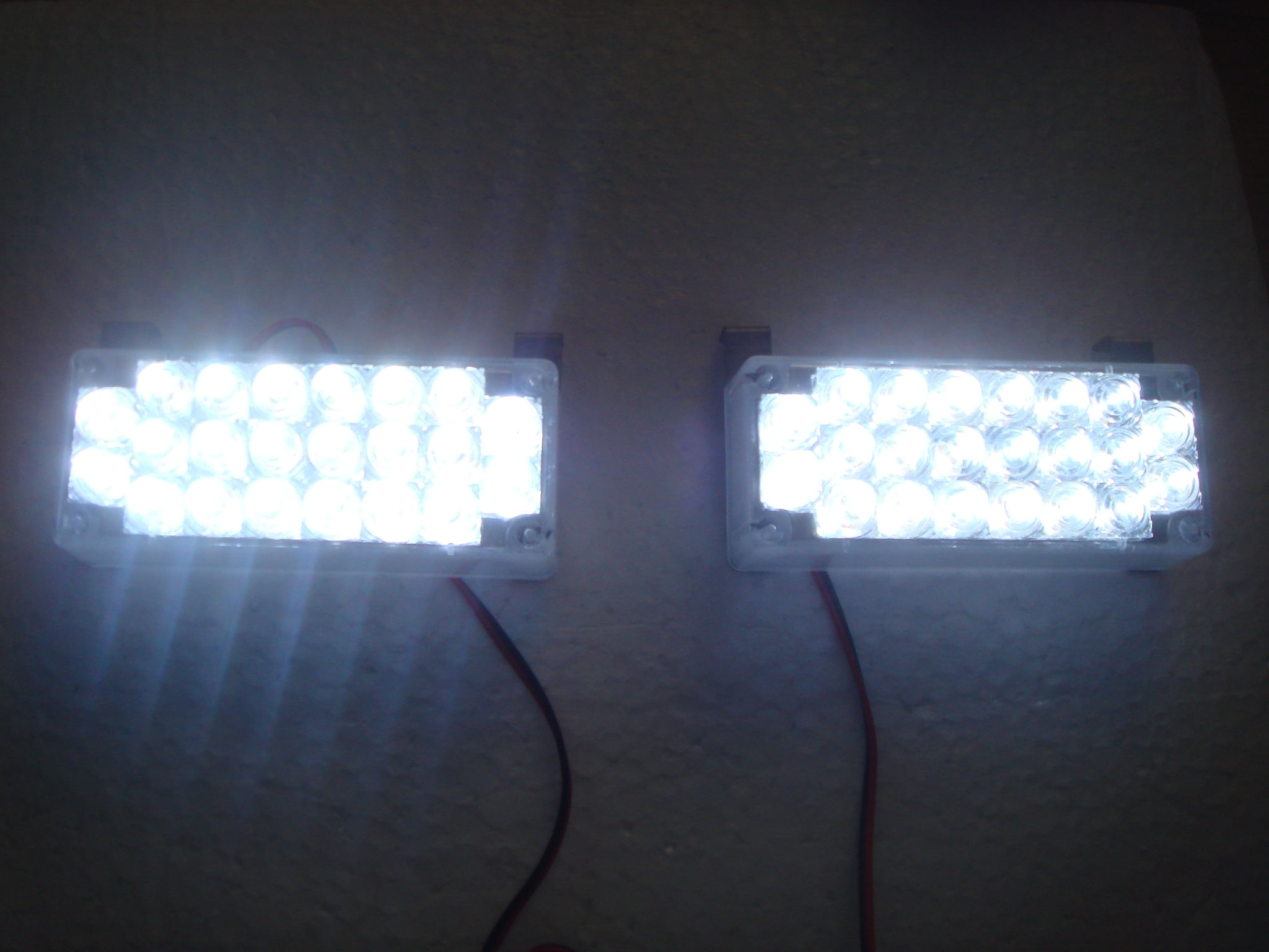 Kit Strobo Typer Branco 2 Leds Para Viaturas De Seguranca