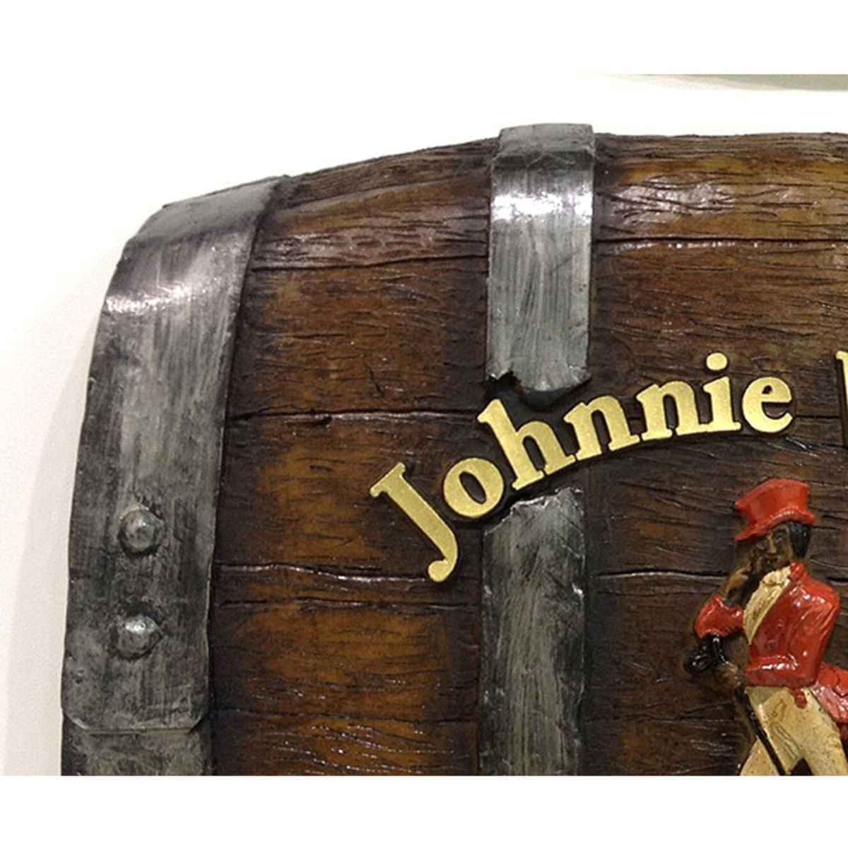 MV27501075_Barril-Horizontal-de-parede-decorativo---Johnnie-Walker_2_Zoom