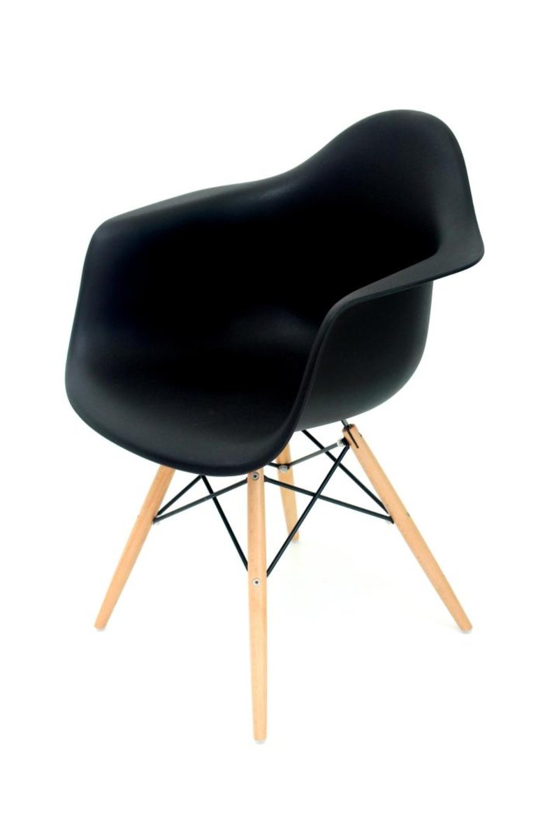 MP11442070_Cadeira-Eiffel-Eames-Daw-Preto-c-Braco-Base-Madeira_1_Zoom