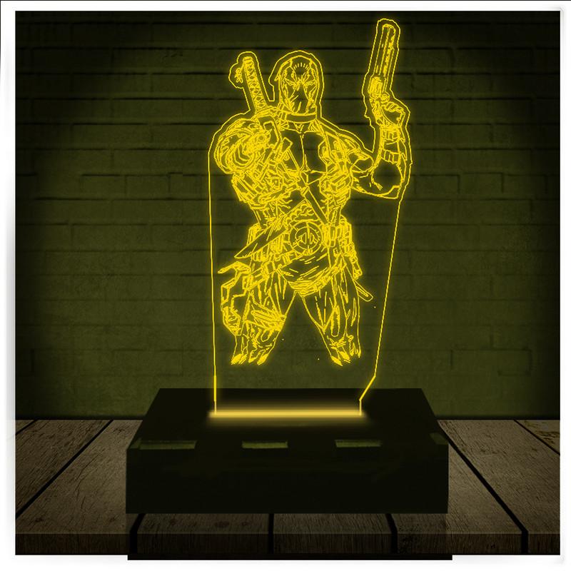 Luminária Led 3d Deadpool Heroi2 - Amarelo