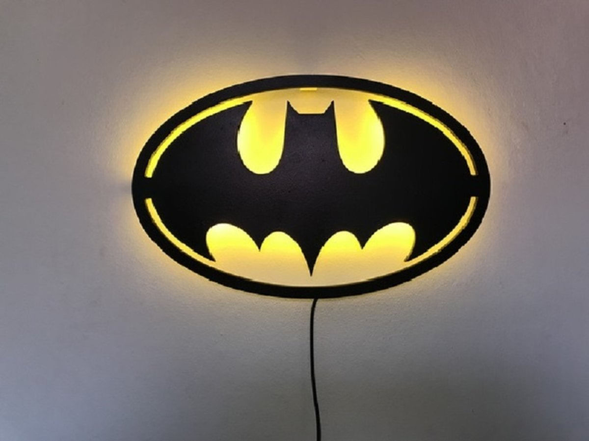 MP29196522_Luminaria-Do-Batman-LED-Amarelo_1_Zoom