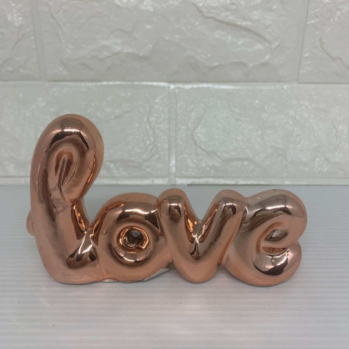 MP29216971_Palavra-Love-de-ceramica-Rose-Gold_1_Zoom