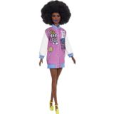 Boneca Barbie Fashionistas #156 Com Cabelo Encaracolado Morena E Jaqueta Letterman