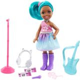 Barbie Chelsea Pode Ser Playset Com Cabelo Azul Chelsea Rockstar Doll (6-em/15.24-cm), Guitarra, Microfone, Fones De Ouvido, 2 Ingressos Vip, Óculos