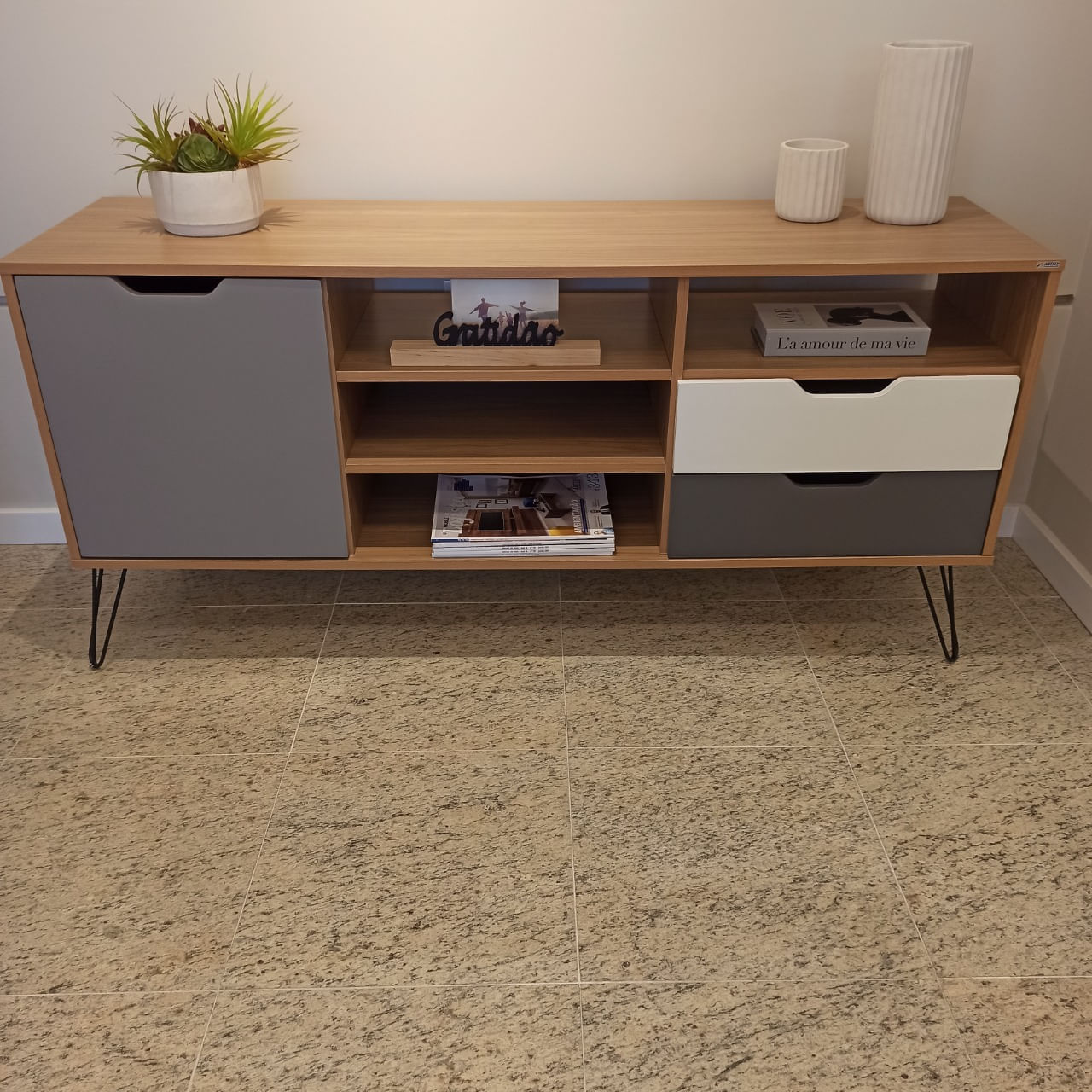 Rack Artely Estocolmo Cor Carvalho/grafite/branco/prata