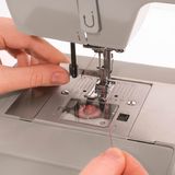 Maq. Singer Facilita Pro 4423 22 Pontos - 4423/110v Cinza 110 Volts